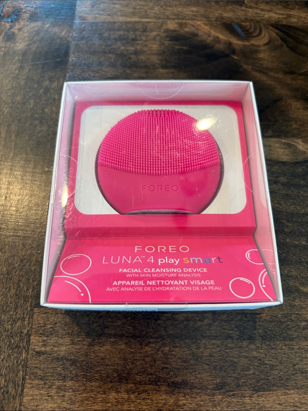 Foreo Luna 4 Play Smart Facial Cleansing Device w/ Skin Moisture Analysis- NEW